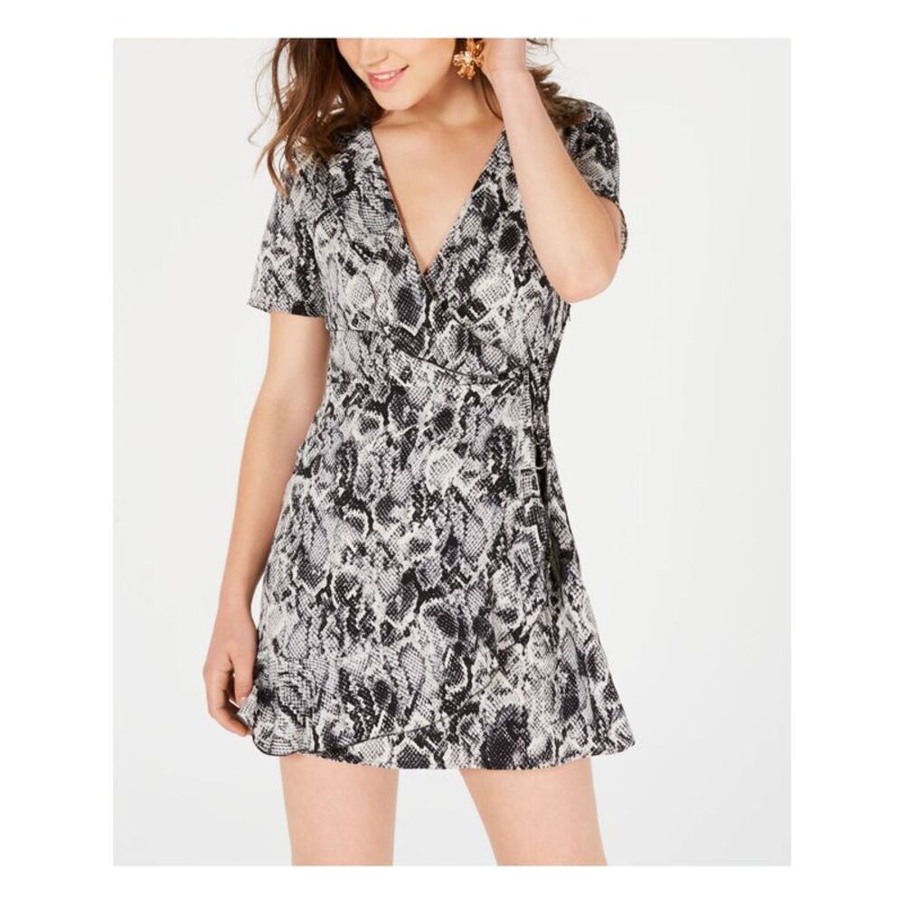 SPEECHLESS Womens Short Sleeve V Neck Mini Faux Wrap Dress